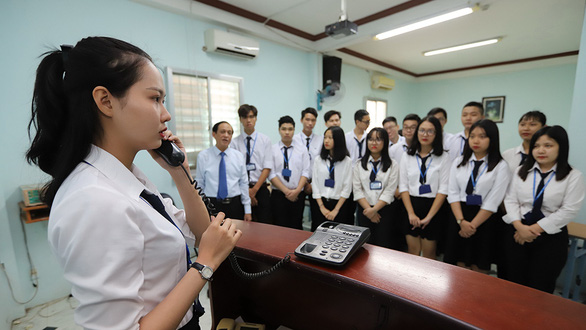Học viên Trường trung cấp Việt Giao (TP.HCM) trong giờ học - Ảnh: NHƯ HÙNG