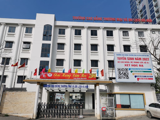 Tọa lạc tại vị trí giao thông thuận tiện trên đường Phạm Văn Đồng