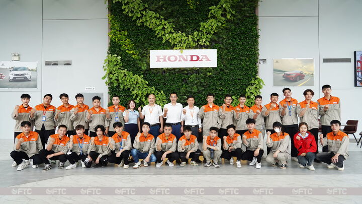 Sinh viên ngành công nghệ ô tô tại Honda Việt Nam
