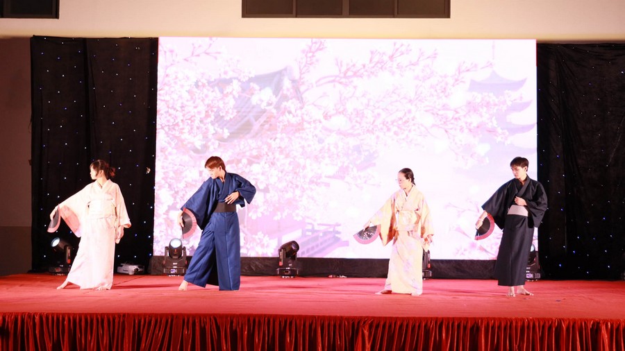 Tiết mục: Nhảy Shunki Mushin – Biểu diễn: Sinh viên Khoa Ngôn ngữ Nhật Bản – Hàn Quốc